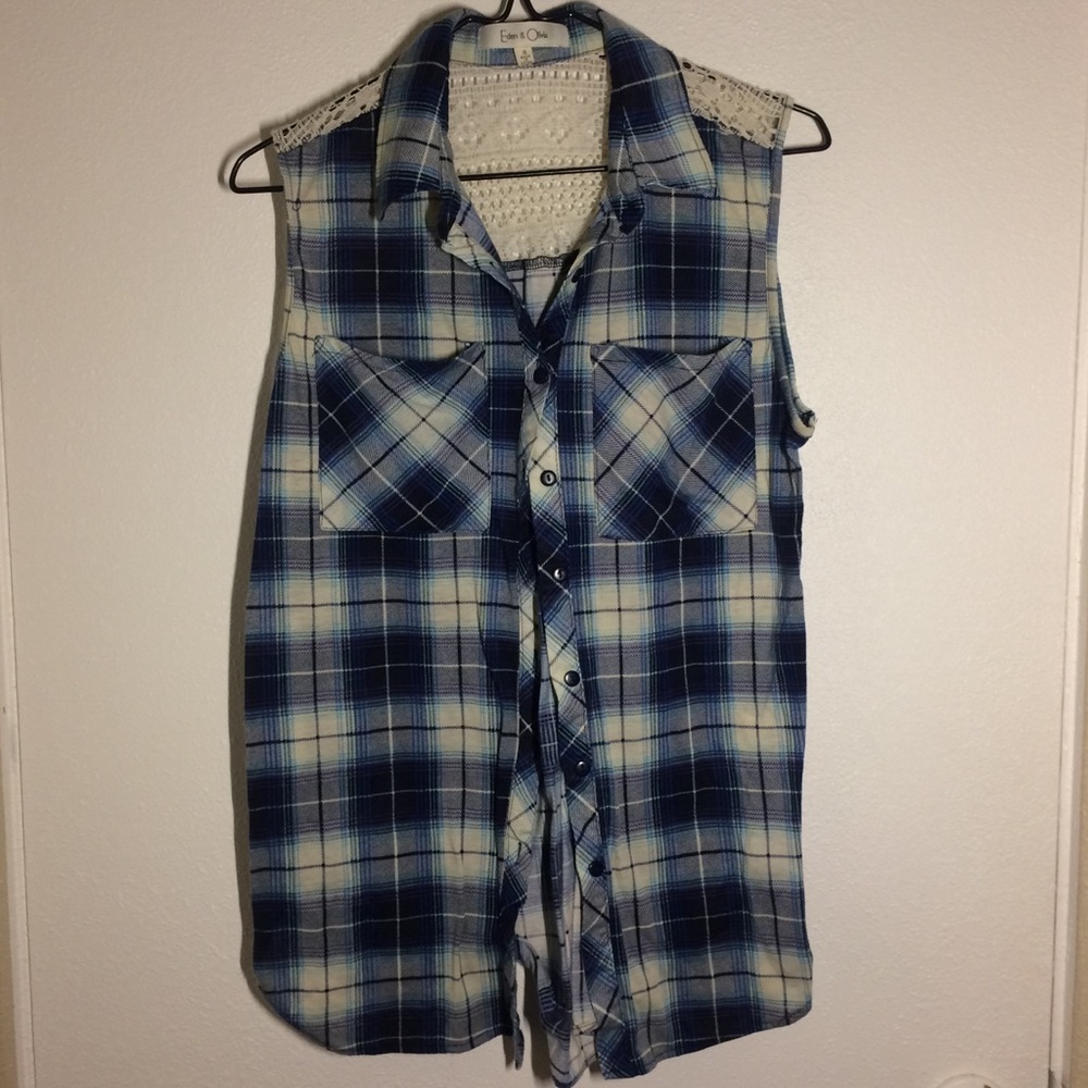 EDEN & OLIVIA Sleeveless Plaid Lace Button Up